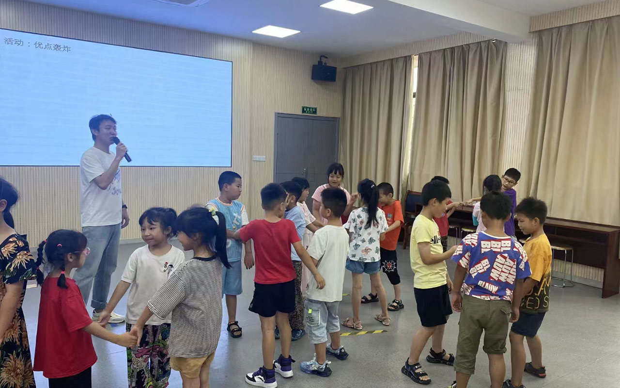 新源龙观乡中心学校